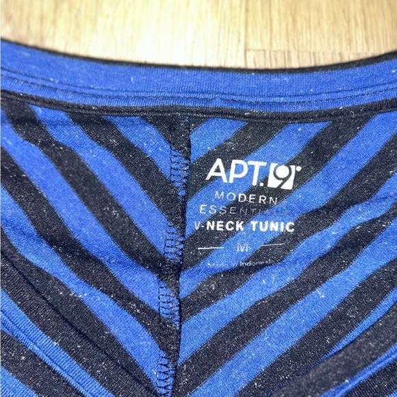 Apt. 9 Modern Essentials V-neck Tunic Navy Blue Silver Sparkly Tee Size Medium - Picture 4 of 5